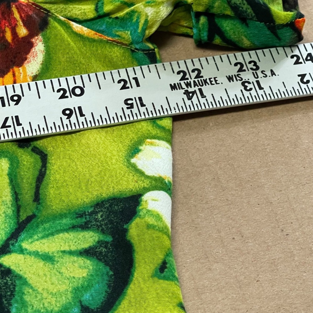 Vintage Chico's Women's Size 1 (M) Tropical Print 100%‎ Rayon Roll-Tab Shirt - Picture 8 of 11